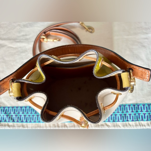Tory Burch T Leather Bucket Bag - Limited Edition - Picture 6 of 10